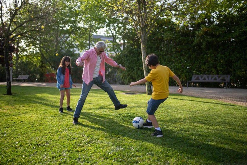 Elderly people staying active and vital through healthy lifestyle choices